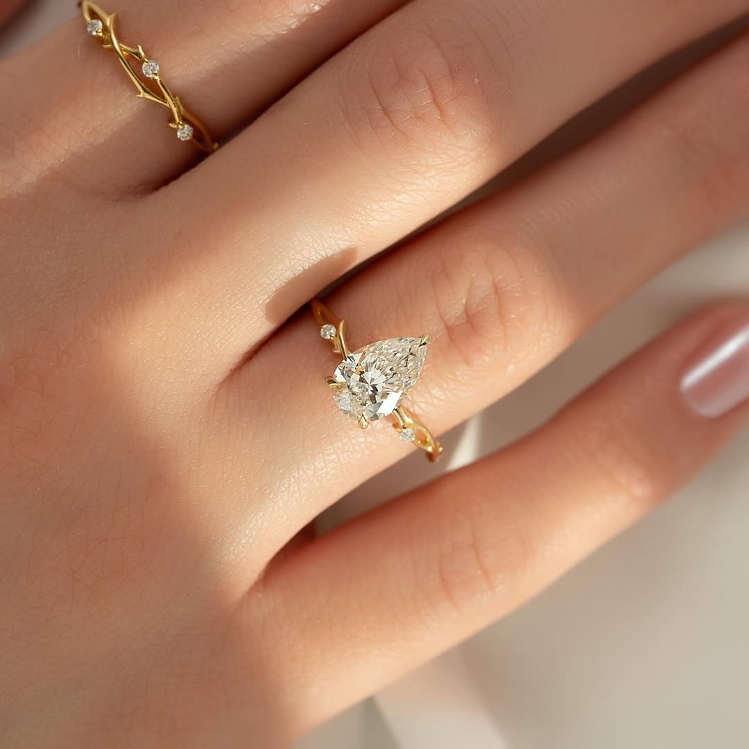 1.5-3.5 CT Pear Lab Grown Diamond Twisted Pave Engagement Ring