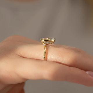 1.5-3.5 CT Pear Lab Grown Diamond Twisted Pave Engagement Ring
