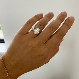 1.0-3.0 CT Oval CVD Diamond Half Hidden Halo Style Engagement Ring
