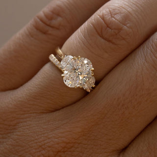 1.90 - 3.90 CT Oval CVD Diamond Three Stone Style Engagement Ring