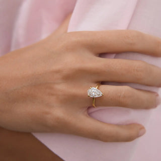 2.0-4.0 CT Pear Shaped Lab Grown Diamond Solitaire Engagement Ring