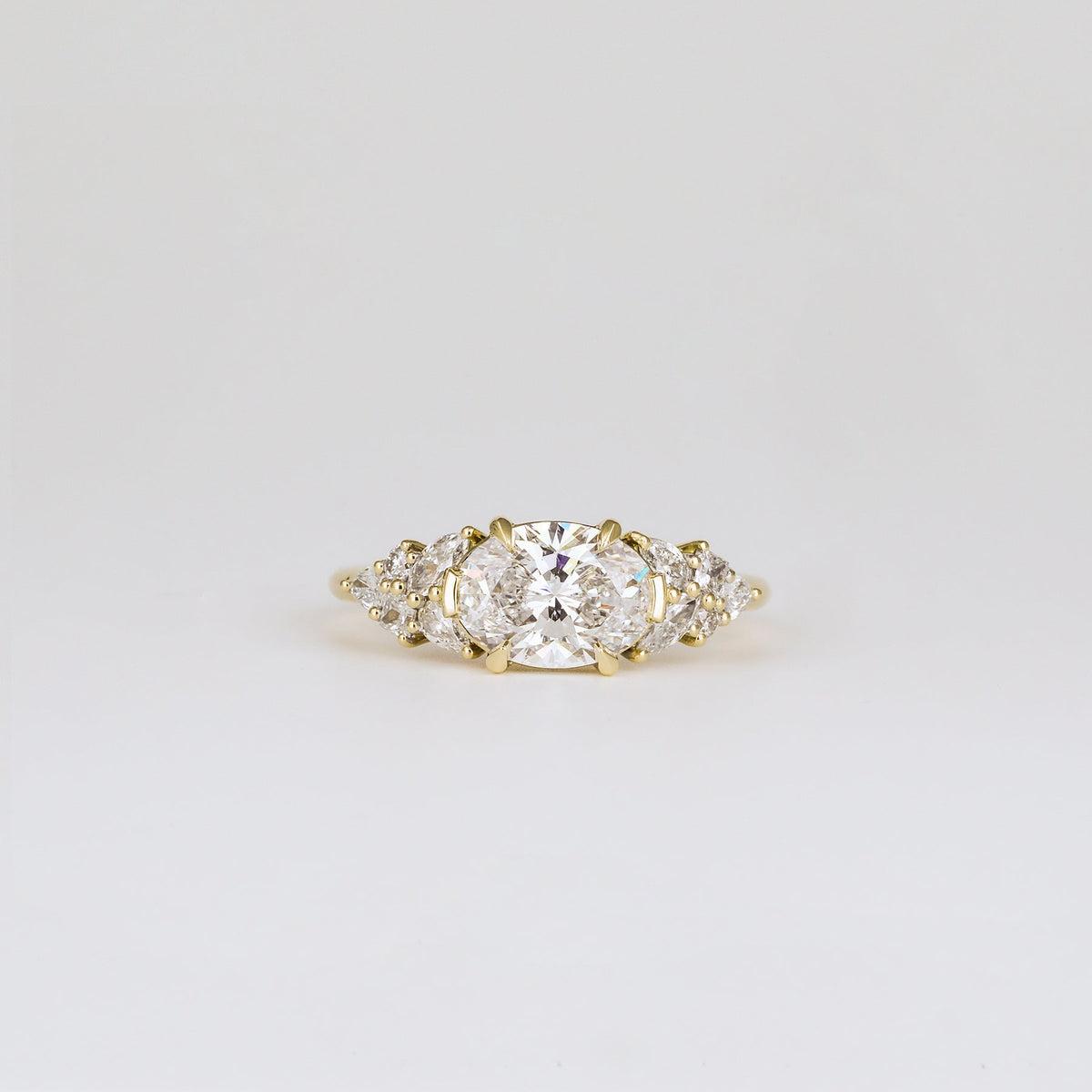 1.0-3.0 CT Oval Lab Grown Diamond Cluster Engagement ring