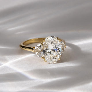 2.50 - 4.50  CT Oval CVD Diamond Three Stone Style Engagement Ring