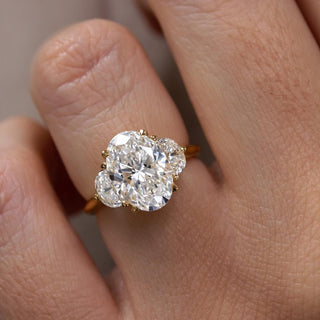 2.50 - 4.50  CT Oval CVD Diamond Three Stone Style Engagement Ring