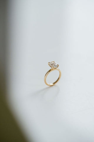 1.0 - 3.0 CT Oval CVD Diamond Solitaire Engagement Ring