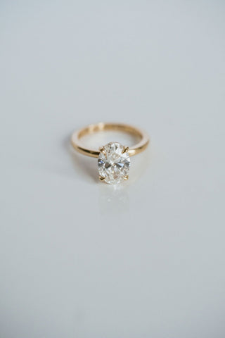 1.0 - 3.0 CT Oval CVD Diamond Solitaire Engagement Ring