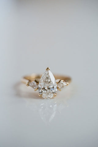 1.70 - 3.50 CT Pear CVD Diamond cluster Engagement Ring