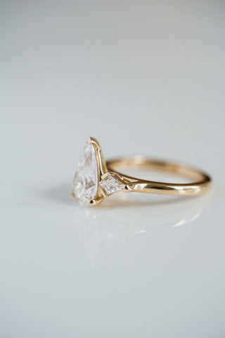 1.70 - 3.50 CT Pear CVD Diamond cluster Engagement Ring