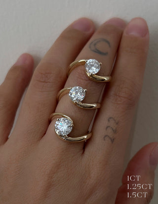 1.0-1.50 CT Round Cut Lab Grown Diamond Solitaire Style Bridal Ring Set
