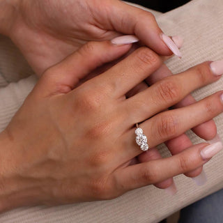 2.0 - 4.0 CT Round CVD Diamond Three Stone Style Engagement Ring