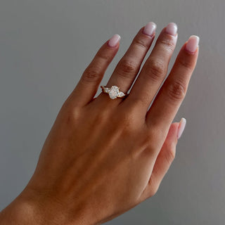 1.30-3.50 CT Oval CVD Diamond Three Stone Style Engagement Ring