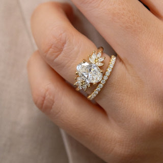 2.0-4.0 CT Oval CVD Diamond Cluster Style Engagement Ring