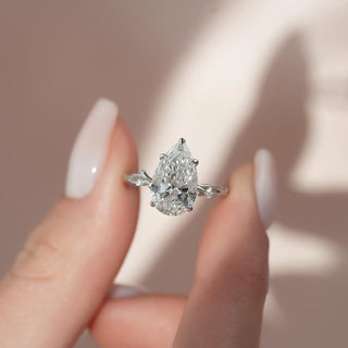 1.0-3.0 CT Pear Lab grown Diamond Twig Engagement Ring