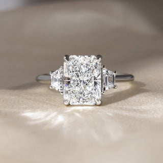 1.0-3.0 CT Radiant CVD Diamond Three Stone Style Engagement Ring