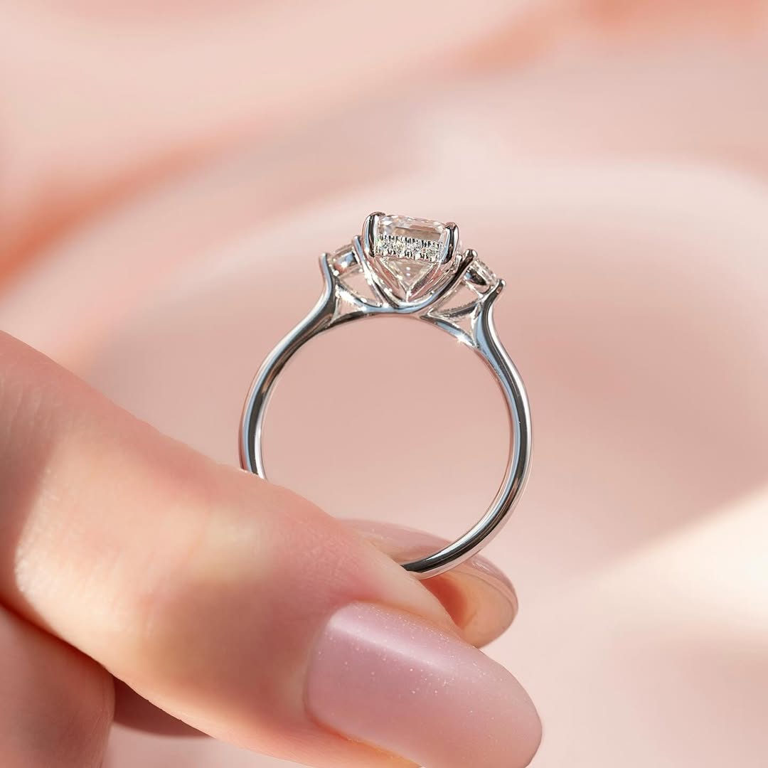 1.0-3.0 CT Emerald Lab Grown Diamond Three stone Engagement Ring