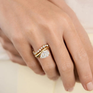 1.0 -3.0 CT Pear Shaped Lab Grown Diamond Unique Style Engagement Ring