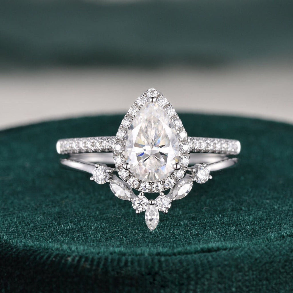 2.0 CT Pear Cut Halo Moissanite Bridal Ring Set - violetjewels