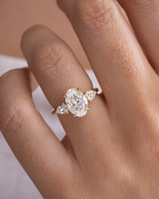 2.0 - 4.0 CT Oval CVD Diamond Three Stone Style Engagement Ring
