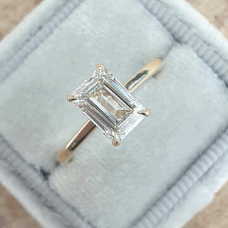 1.6 CT Emerald Cut Solitaire Style Moissanite Engagement Ring - violetjewels