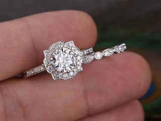 0.75 CT Round Vintage Style Moissanite Bridal Ring Set - violetjewels