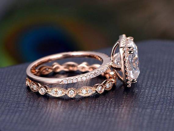 1.0 CT Cushion Cut Halo Moissanite Bridal Ring Set - violetjewels