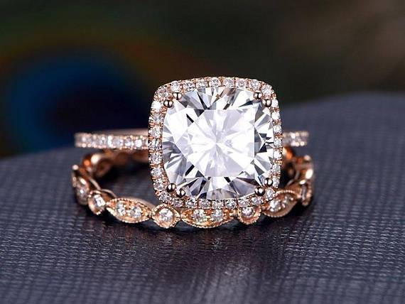 1.0 CT Cushion Cut Halo Moissanite Bridal Ring Set - violetjewels