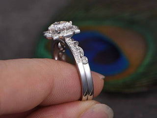 0.75 CT Round Vintage Style Moissanite Bridal Ring Set - violetjewels
