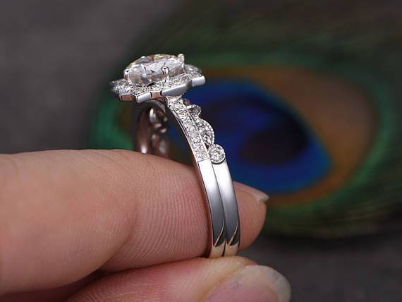 0.75 CT Round Vintage Style Moissanite Bridal Ring Set - violetjewels