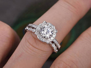 0.75 CT Round Vintage Style Moissanite Bridal Ring Set - violetjewels