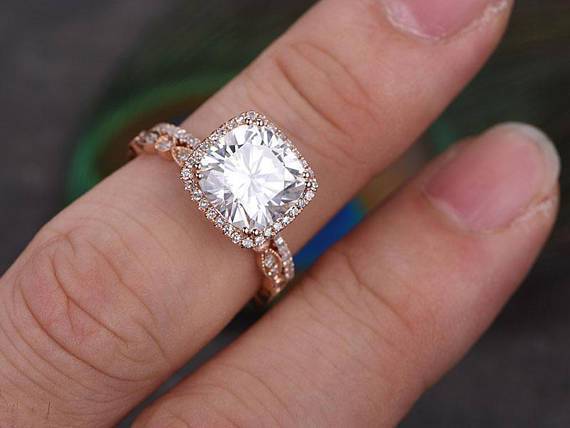 1.0 CT Cushion Cut Halo Moissanite Bridal Ring Set - violetjewels