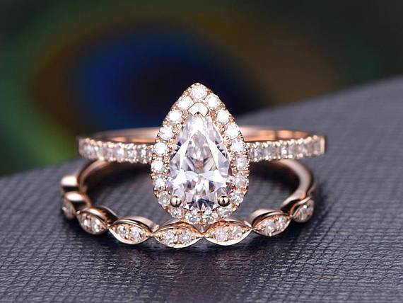 1.0 CT Pear Cut Halo Milgrain Style Moissanite Bridal Ring Set - violetjewels