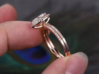 1.0 CT Pear Cut Halo Moissanite Bridal Ring Set - violetjewels