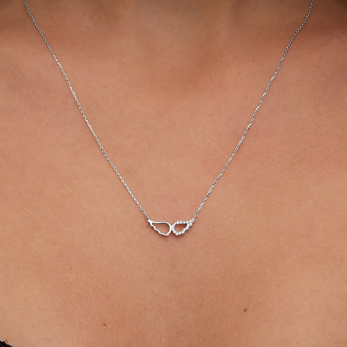 0.10 TCW Round Moissanite Diamond Wing Pendent Necklace - violetjewels