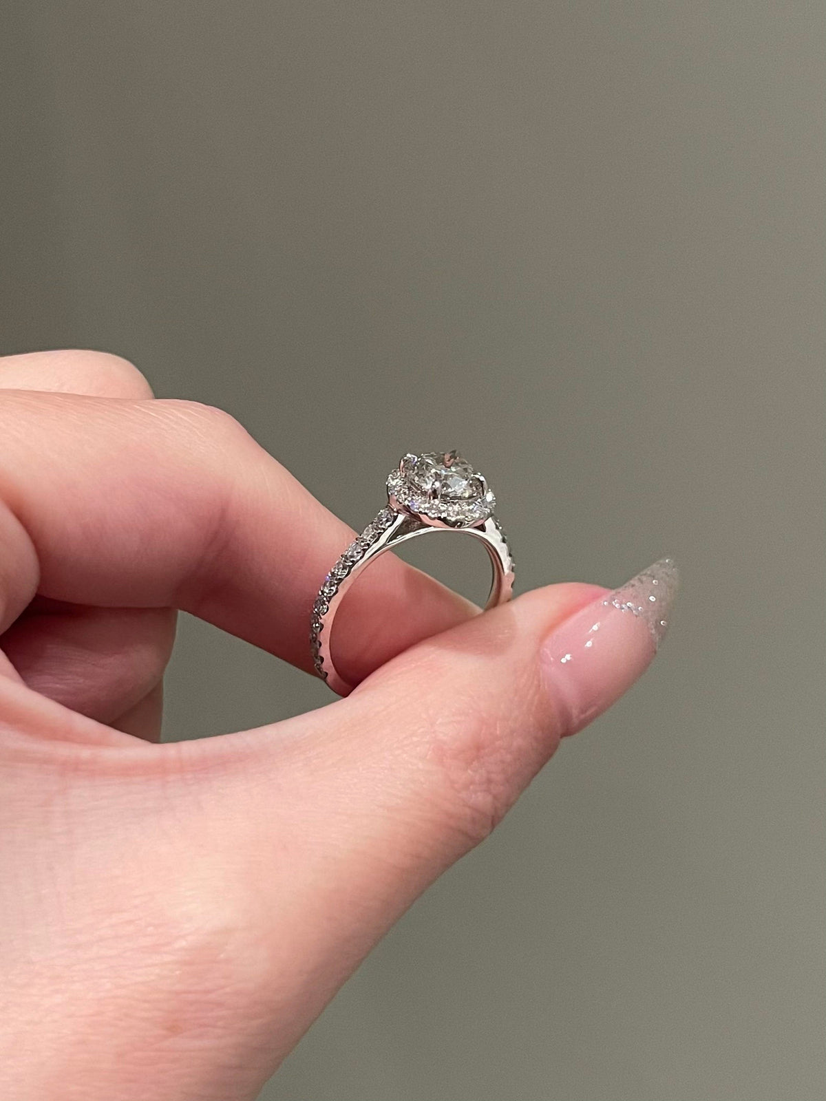 Lisa- 1.0 CT Round Pave Moissanite Ring - violetjewels