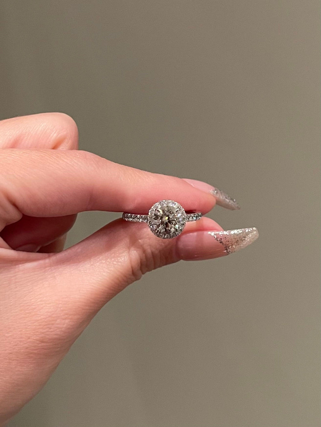 Lisa- 1.0 CT Round Pave Moissanite Ring - violetjewels
