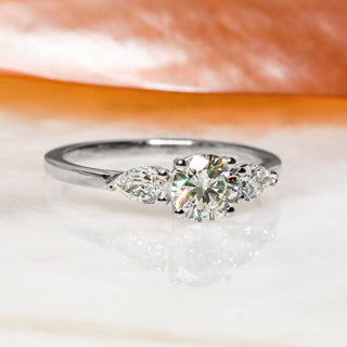 0.80 CT Round Three Stone F/VS1 Diamond Engagement Ring - violetjewels