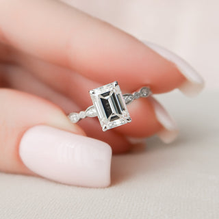 2.0 CT Emerald Milgrain Vintage Style Moissanite Engagement Ring - violetjewels