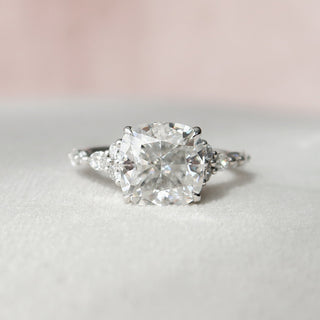 3.5 CT Round Cut Cluster Style Moissanite Engagement Ring - violetjewels