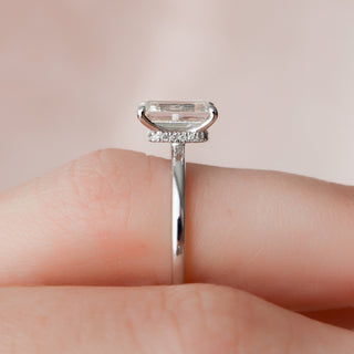 2.0 CT Emerald Hidden Halo Moissanite Engagement Ring - violetjewels