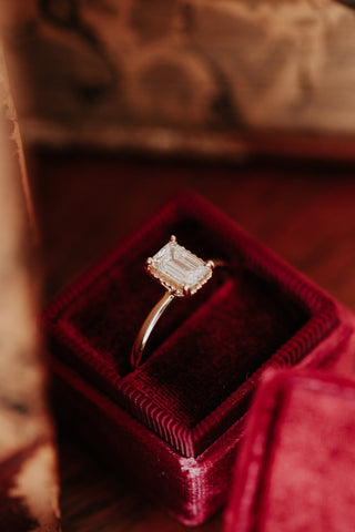 1ct Emerald F- VS1 Diamond Solitaire Engagement Ring
