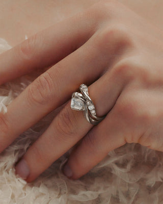 0.40 TCW Round Diamond Twisted Wedding Band