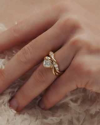 0.40 TCW Round Diamond Twisted Wedding Band
