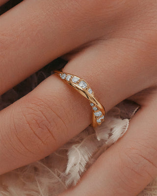 0.40 TCW Round Diamond Twisted Wedding Band