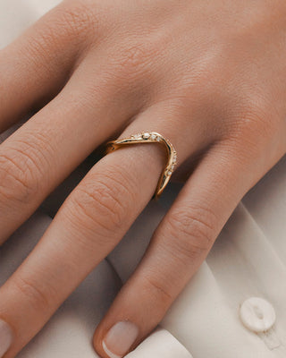 0.315 TCW Round  Lab Grown Diamond Twisted Wedding Band