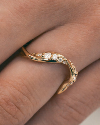 0.315 TCW Round  Lab Grown Diamond Twisted Wedding Band