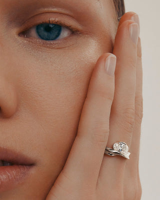 1.03 CT Oval CVD Diamond Unique Style Engagement Ring