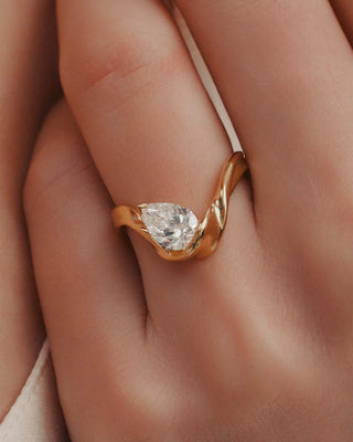 1.03 CT Pear CVD Diamond Unique Style Engagement Ring