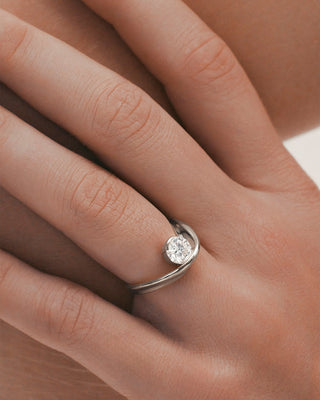 1.01 CT Round CVD Diamond Unique Style Engagement Ring