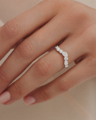 0.85 TCW Oval & Round Diamond Cluster Wedding Band