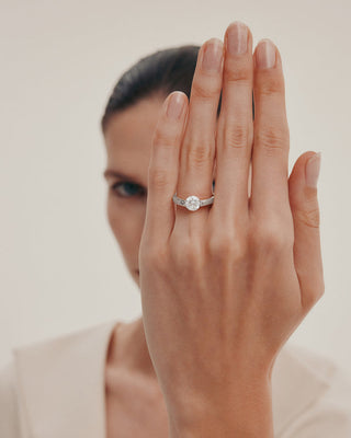 1.0 CT Round CVD Diamond Unique Style Engagement Ring